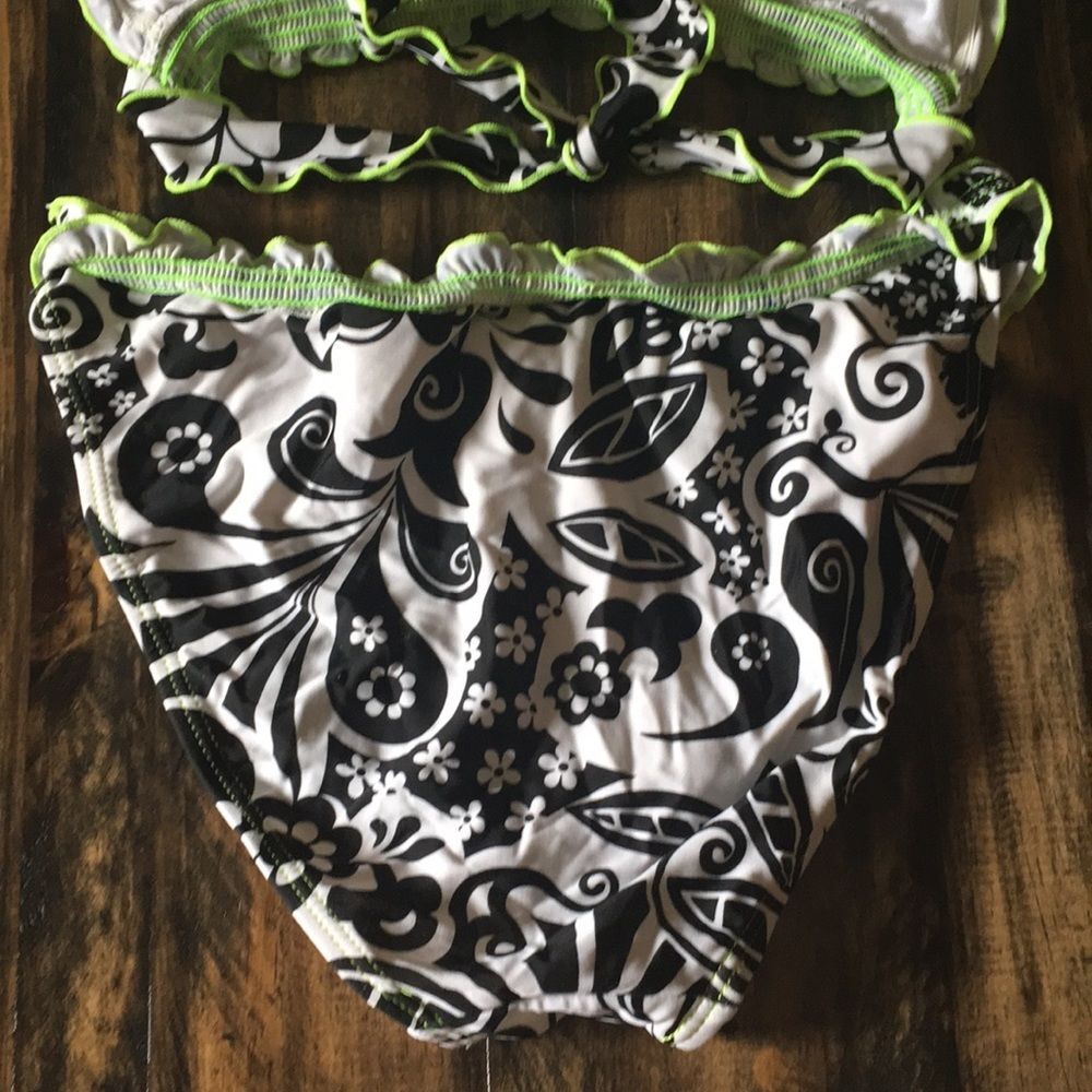 Halter Style Top Bikini Top is M & Bottom is L - Picture 4 of 8